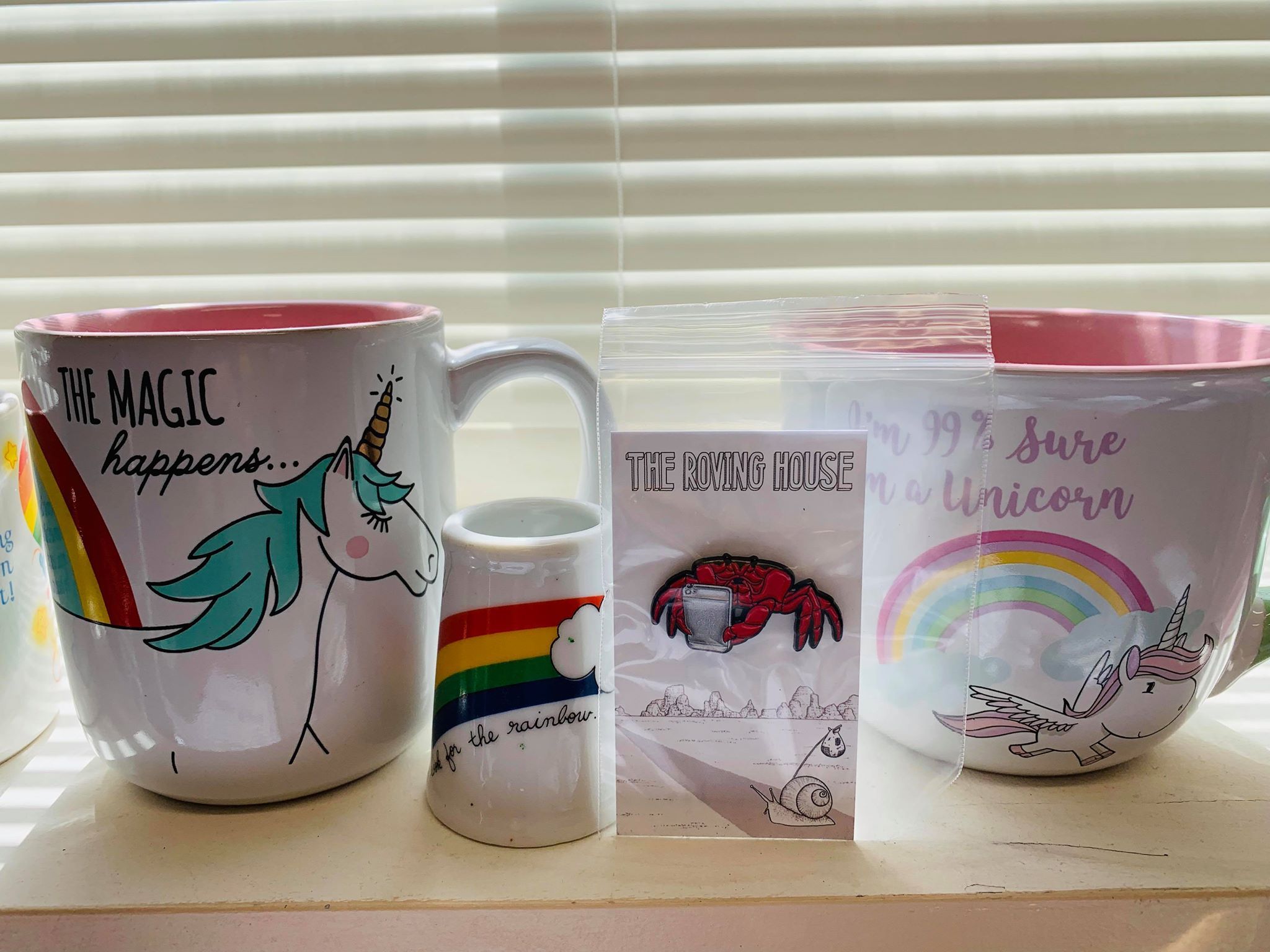 Crab Chat Enamel Pin